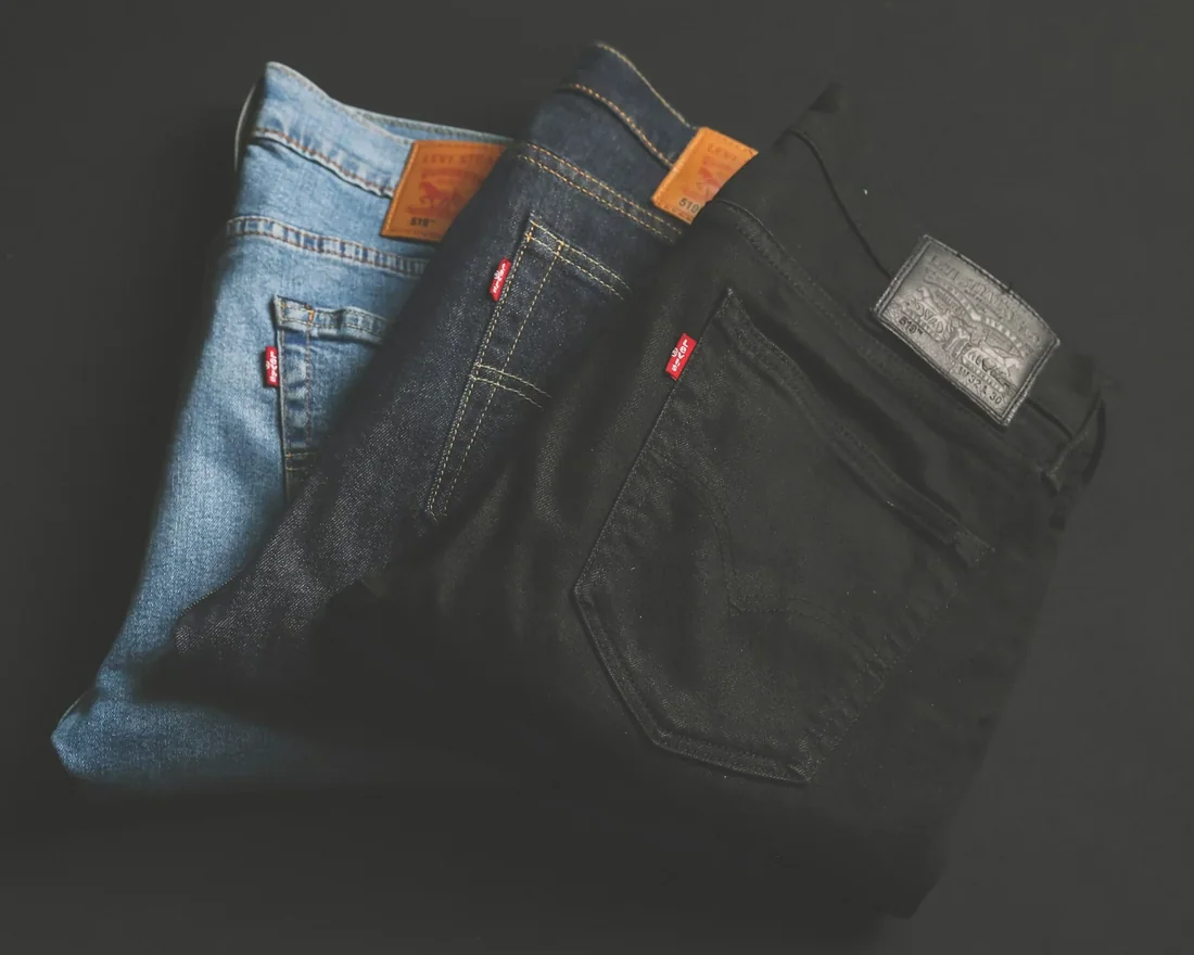 Quần jeans xanh ống đứng