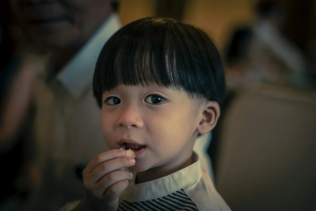 Cắt tóc nấm cho bé