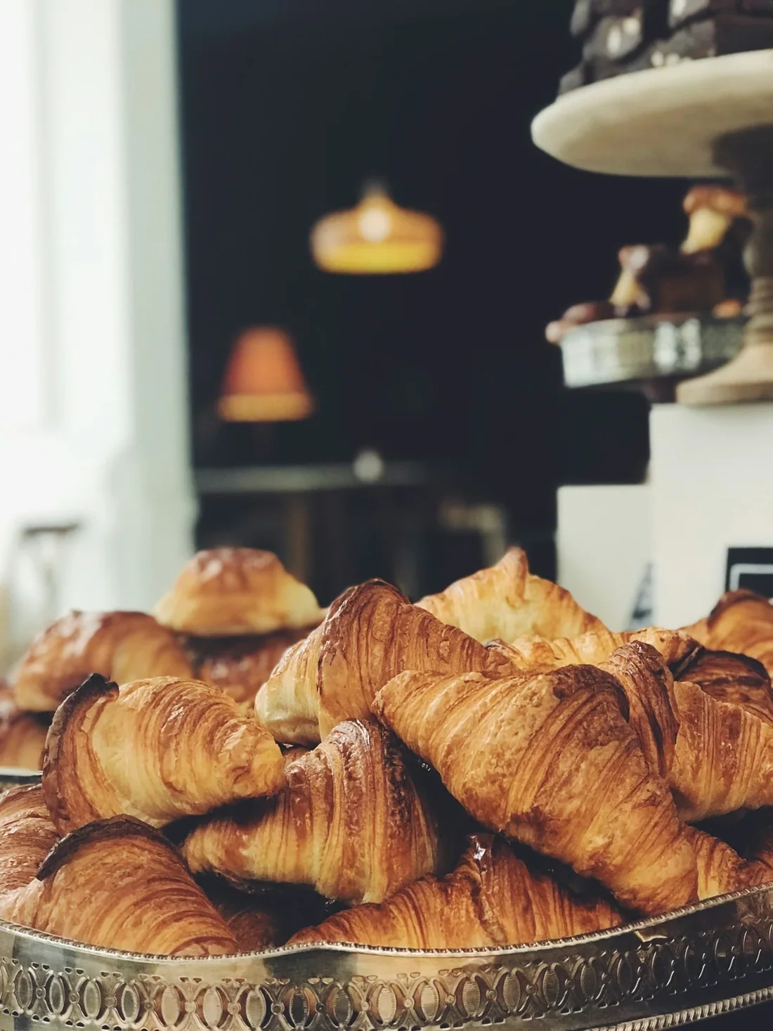 Khay croissant bơ cho buổi họp