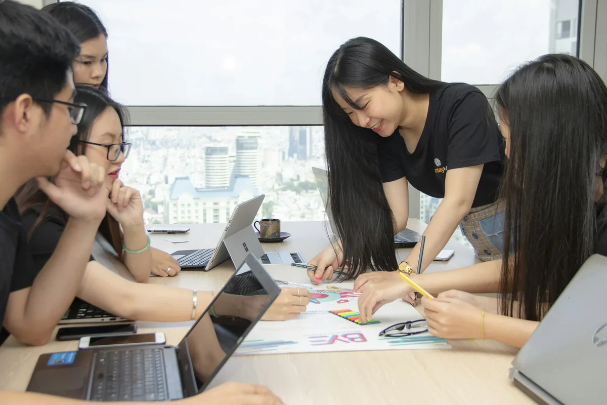 Dùng trên web và điện thoại