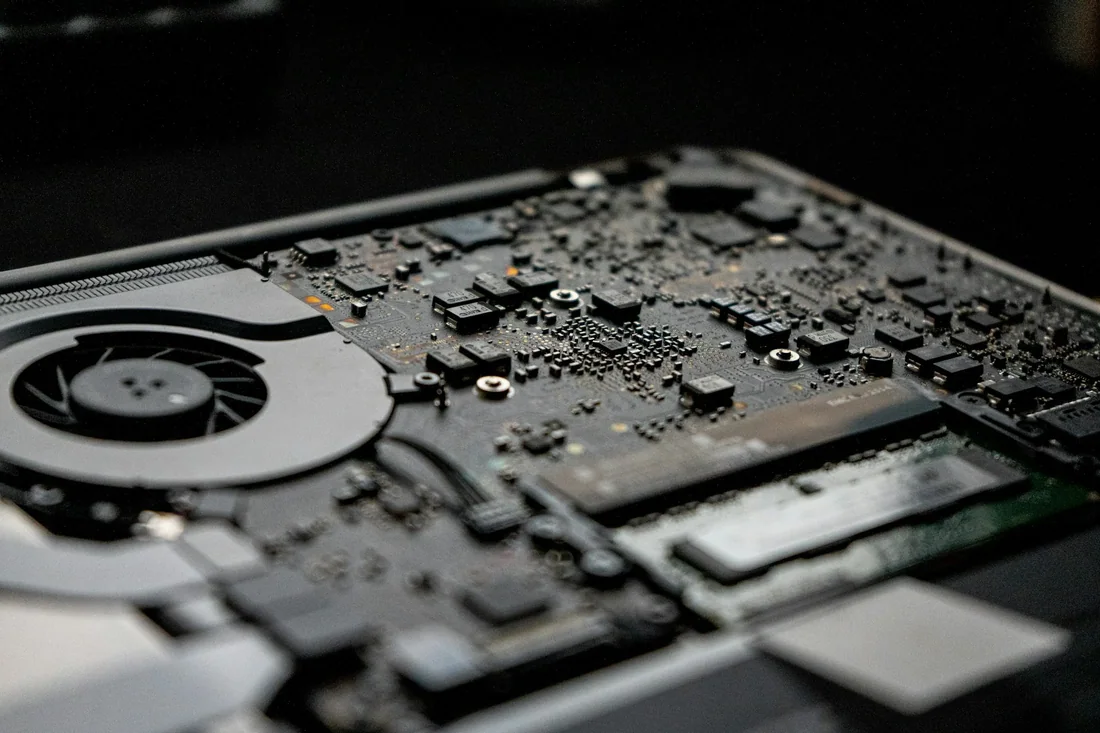 Sửa main laptop