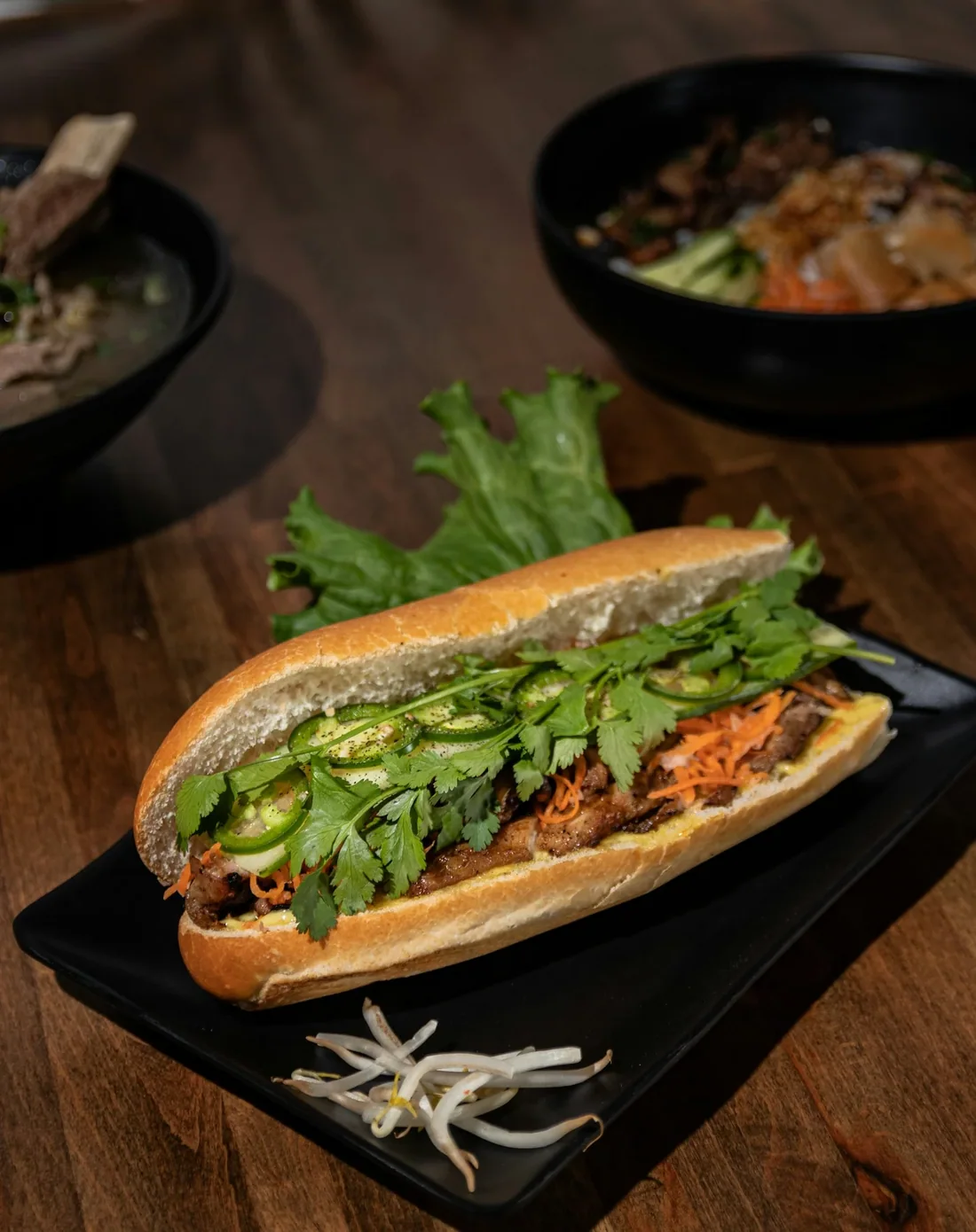 Bánh mì thịt nướng than