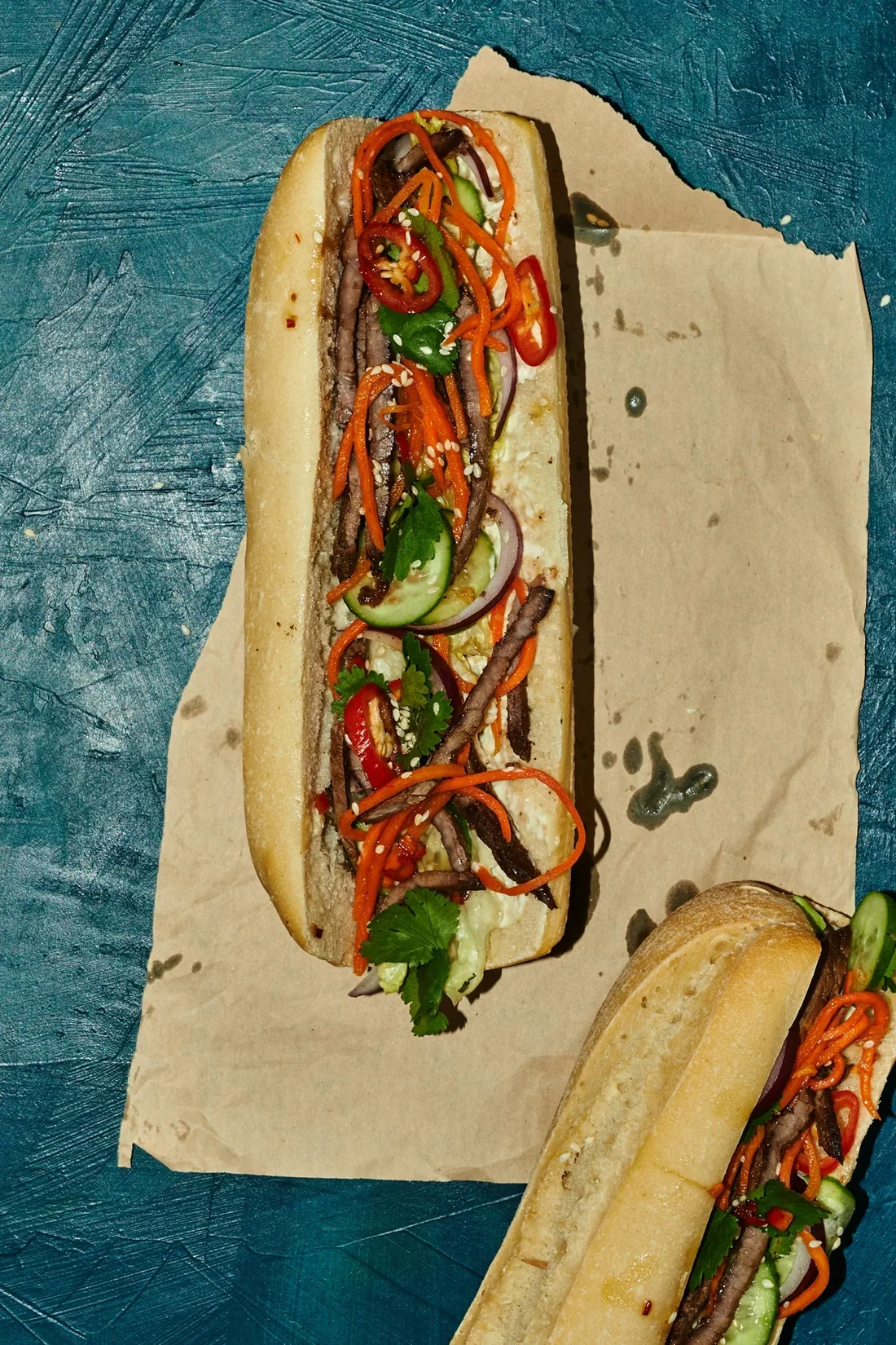 Bánh mì bò nướng mè