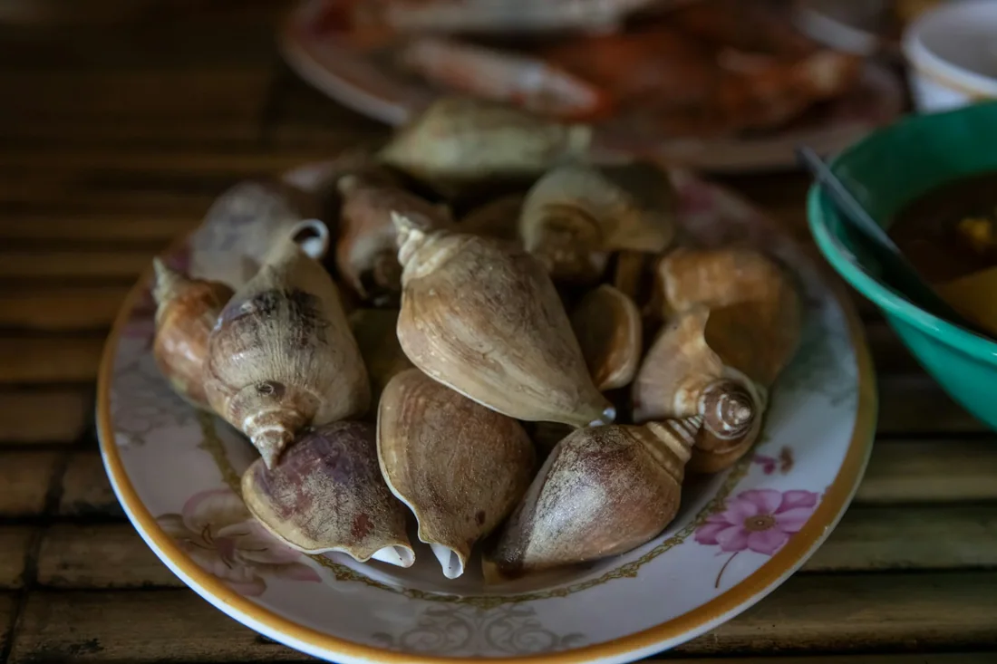 Ốc nhảy hấp sả