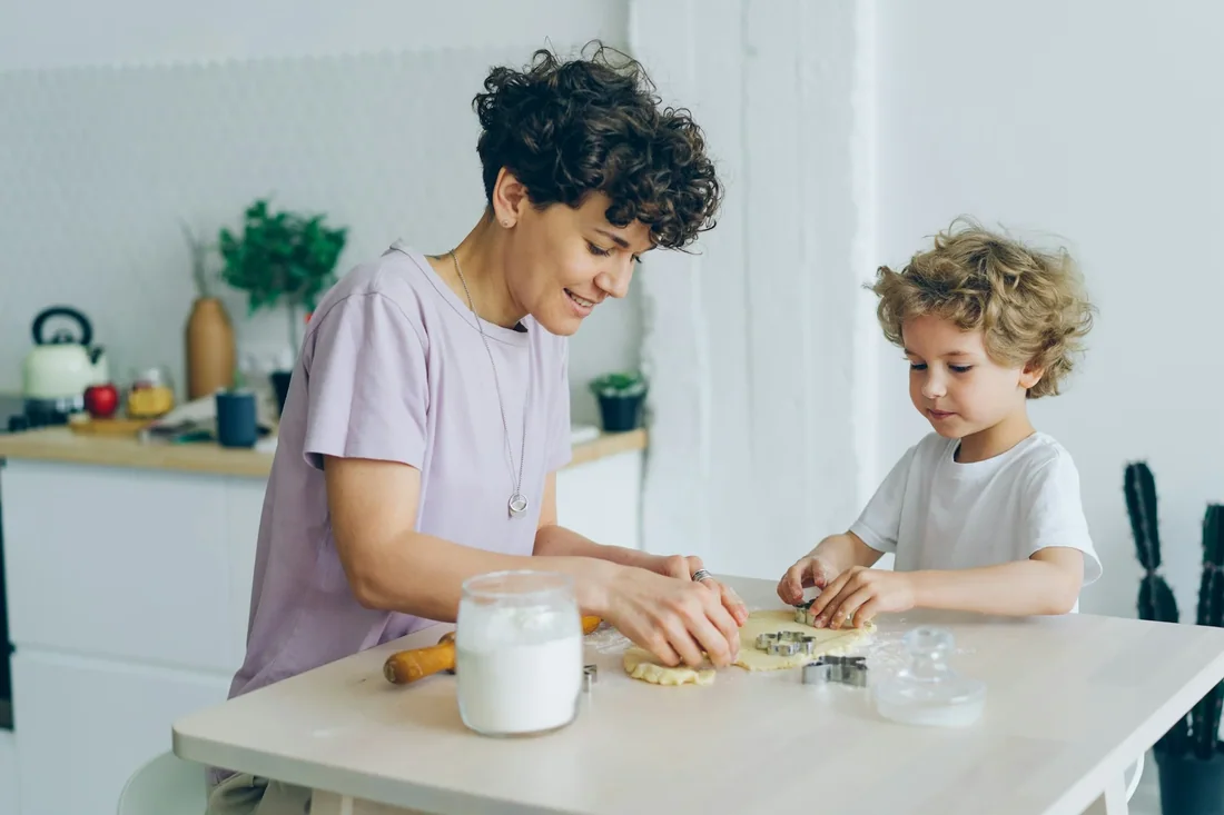 Lớp làm bánh quy cho bé 5–10 tuổi