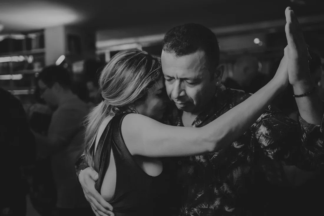Khiêu vũ đôi tango cho người mới