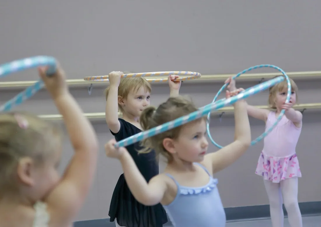 Ballet làm quen cho bé 4–6 tuổi