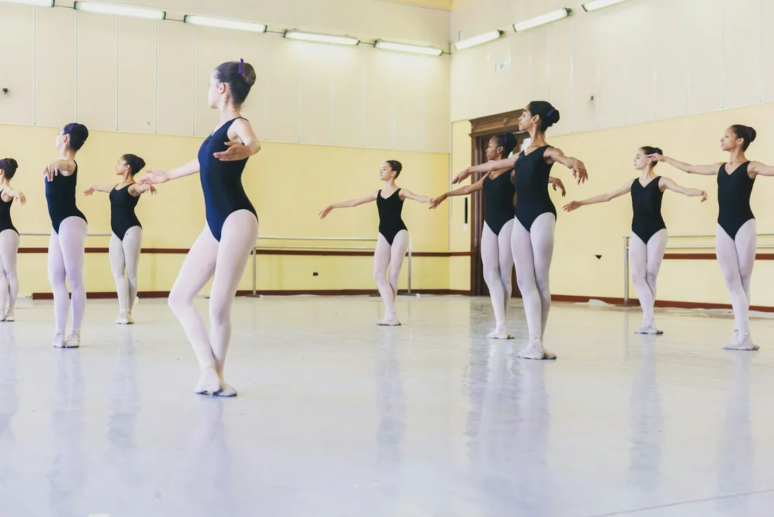 Ballet cơ bản cho thiếu niên & người lớn