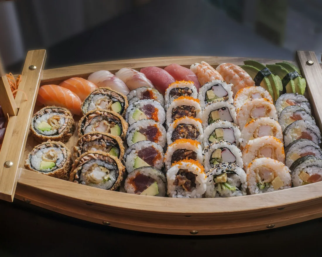 Thuyền sushi cho nhóm