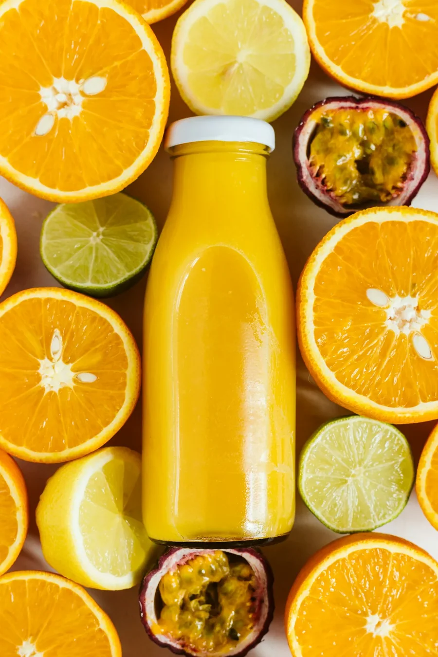 Một quầy nhỏ
với rổ trái cây đầy mỗi sáng