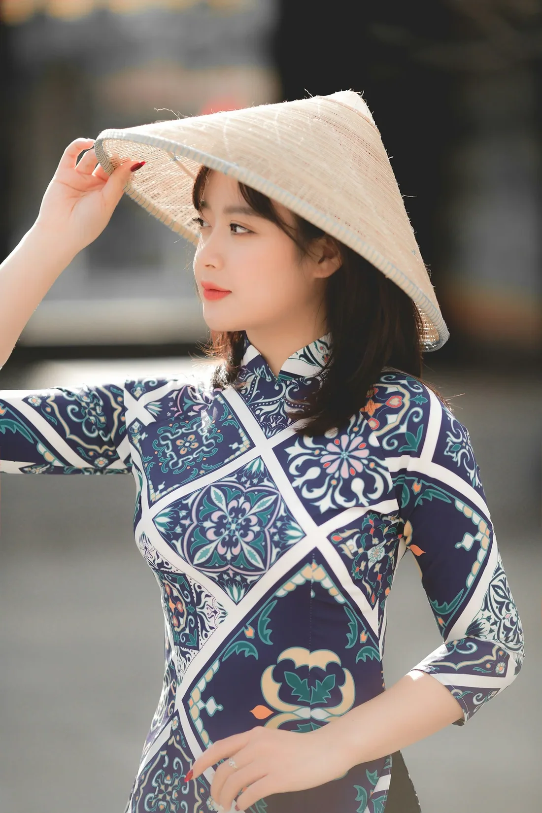Áo dài họa tiết gạch bông