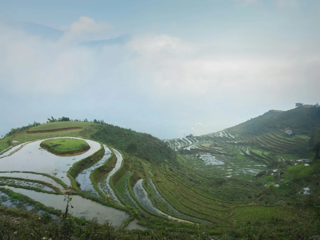 Trek mùa nước đổ Y Tý 3N2Đ