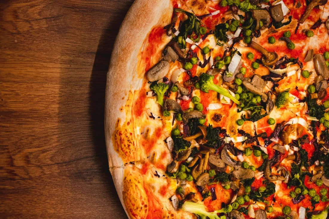 Pizza rau củ và nấm