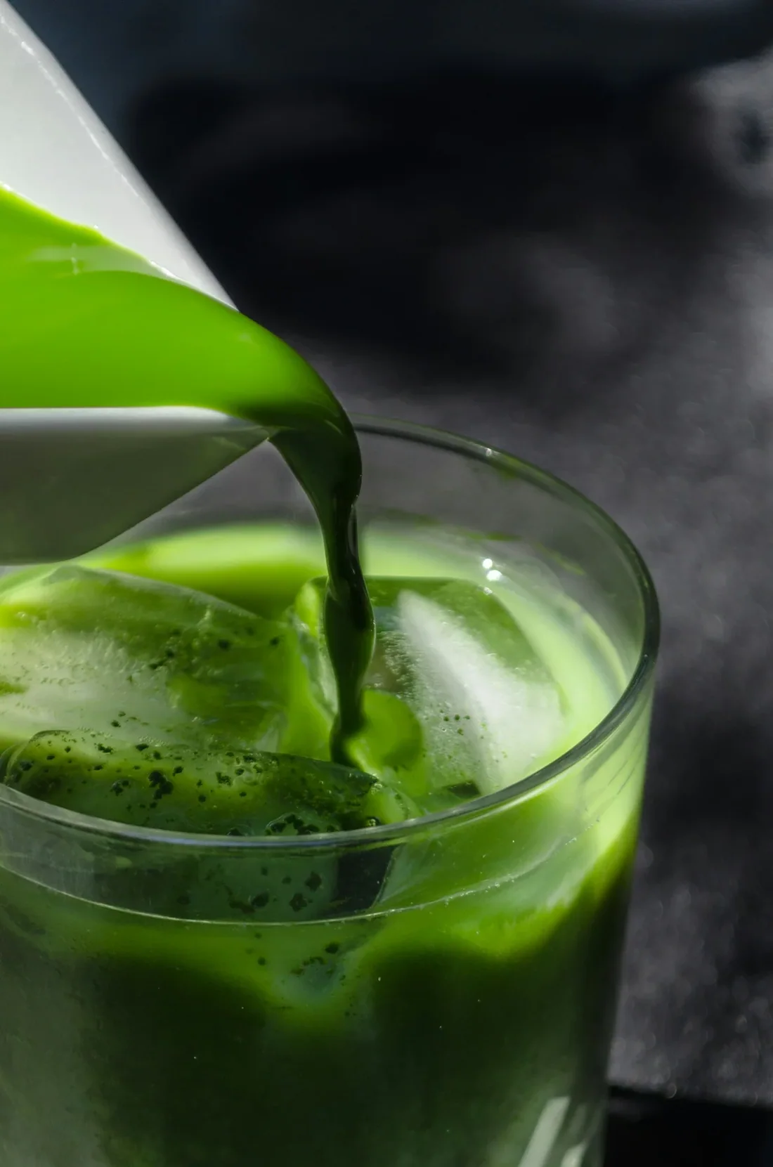 Matcha đánh tay uống đá