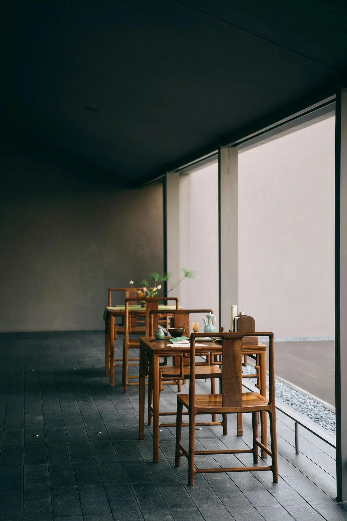 Châm nước nóng suốt buổi