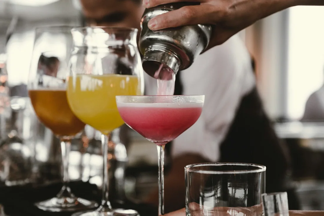 Trà trái cây, trà sữa và mocktail